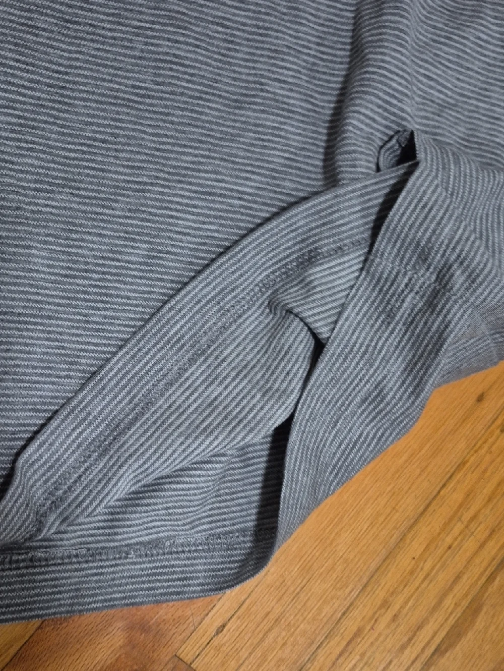 BANANA REPUBLIC Men's Long Sleeve Striped Comfy 100% Cotton Tee, Gray Sz L